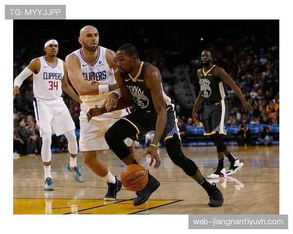 班·西蒙斯挡拆突破效率提升明显，助76人拉开进攻差距