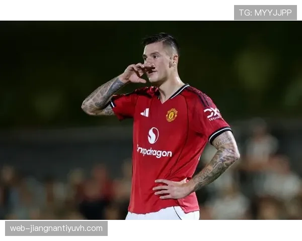 曼联更衣室矛盾再度显现，对球队稳定性及赛季表现造成影响